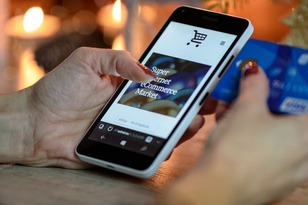 S-commerce